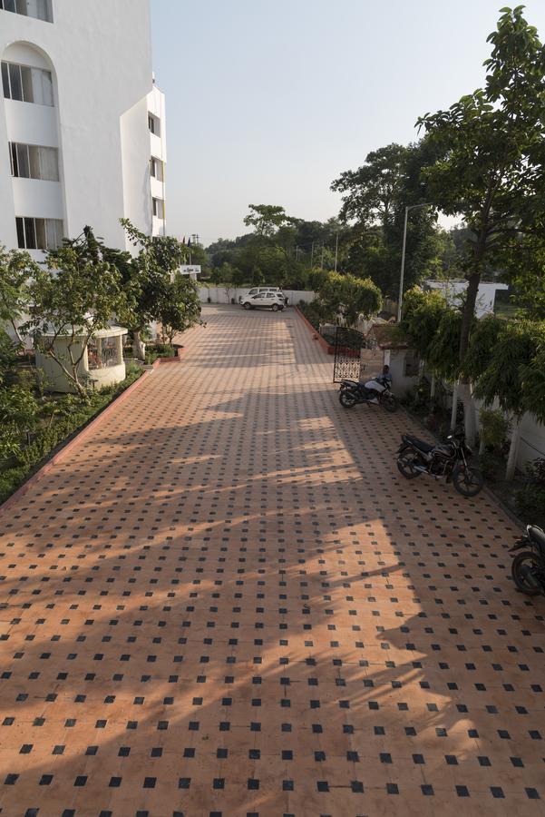 Rajhans Hotel & Resort Phalta Oda fotoğraf