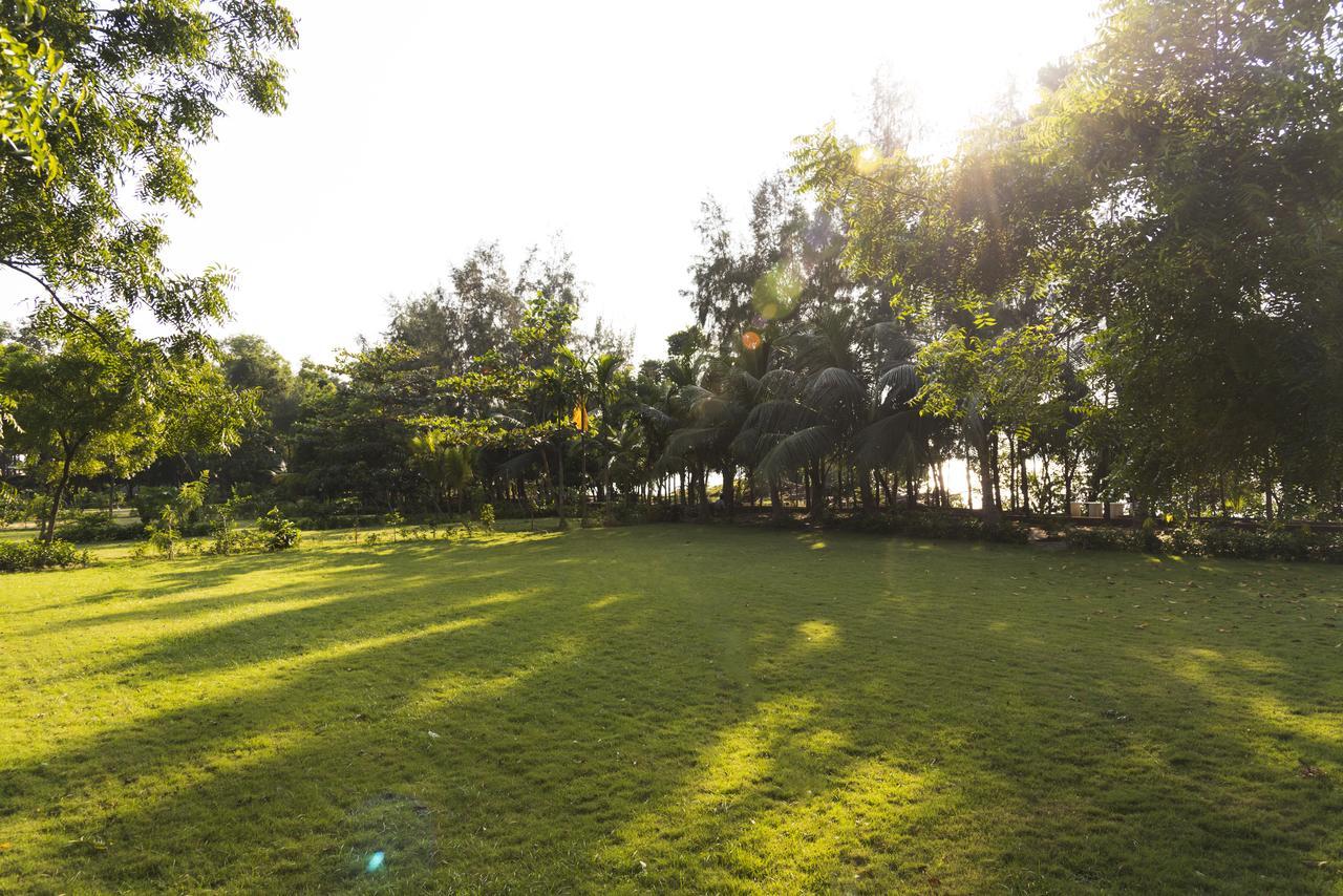 Rajhans Hotel & Resort Phalta Oda fotoğraf