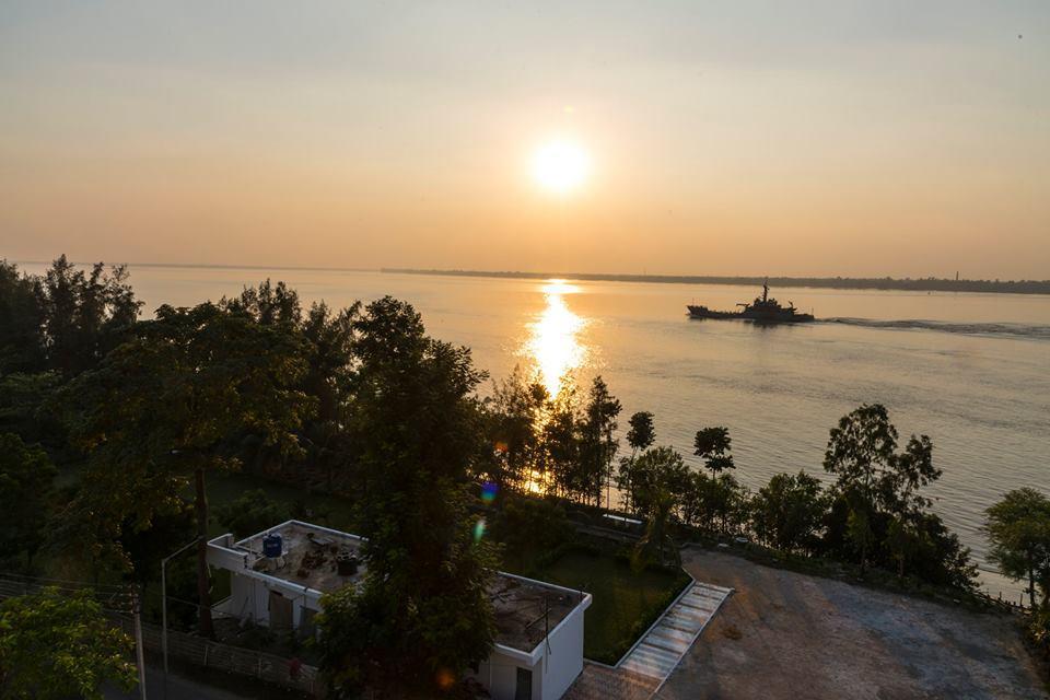Rajhans Hotel & Resort Phalta Dış mekan fotoğraf