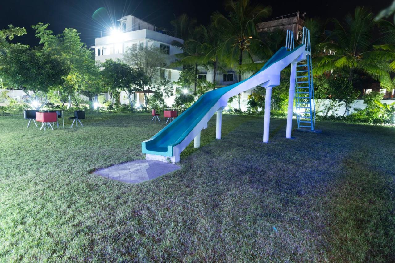 Rajhans Hotel & Resort Phalta Oda fotoğraf